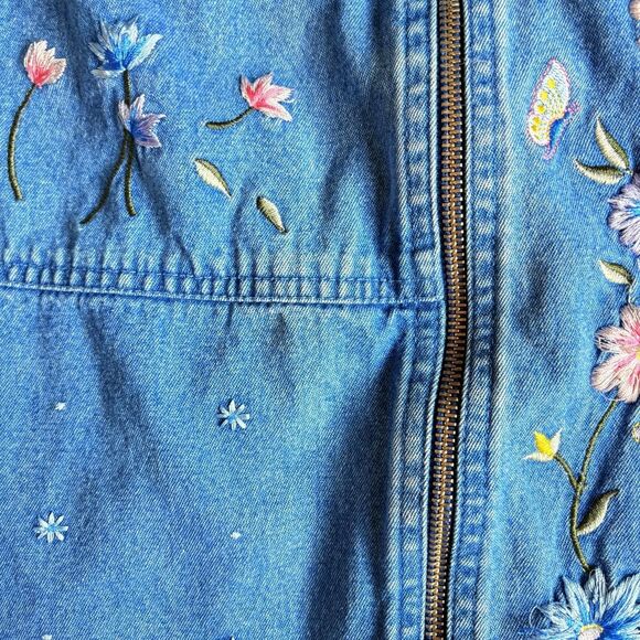 Women's Denim Embroidered Jacket - Picture 7 of 8